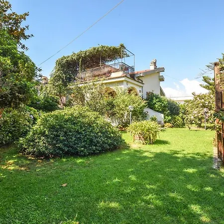 Ξενοδοχείο Stunning In With Kitchen 4*